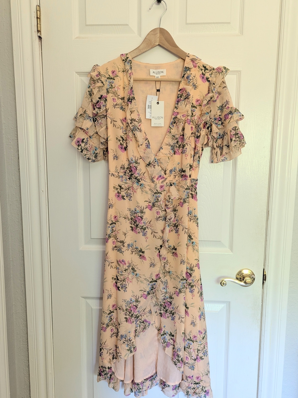 Allison Floral Wrap Midi Dress in Blush Pink size XS NWT